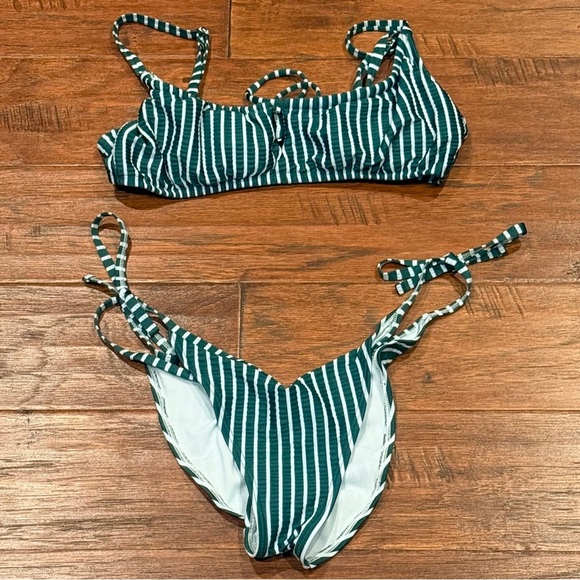 ADOREME Med TOP Small BOTTOM Striped Bikini Set - Picture 1 of 8